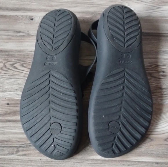 Crocs Serena Embellish Flip Thong Sandal Black Flowers Women's Size 10 - Picture 4 of 5